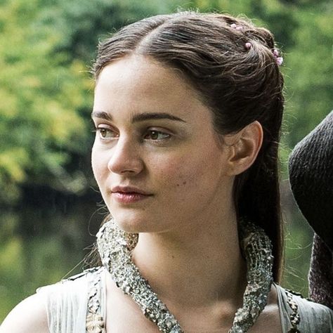 Aisling Franciosi, Lyanna Stark, Vikings Show, Seven Kingdoms, Game Of Thrones Costumes, Wings Book, Game Of Thrones Tv, House Stark, The Last Kingdom