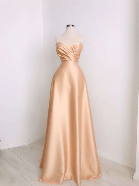 Gold Dress Maid Of Honor, Shampain Dresses, Champagne Colour Dress, Golden Satin Dress, Gold Dress Satin, Satin Gold Dress, Champagne Gold Bridesmaid Dresses, Bridesmaid Satin Dresses, Bridal Satin Dress