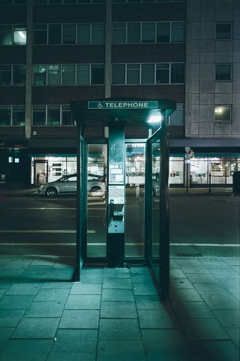 Environment Photography, Street At Night, Photo Bleu, Bg Design, Portrait Editorial, Phone Booth, Urban Environment, London Street, City Street