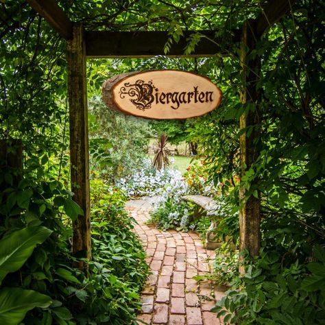 Bavarian Decor, Beer Garden Wedding, Beer Garden Party, German Biergarten, Beer Garden Design, Beer Garden Ideas, Door Bar, Beer Signs, German Beer