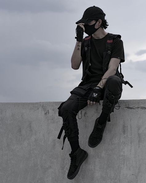 Tech Wear Aesthetic, Techwear Men, Casual Techwear, Techwear Aesthetic, Futuristic Clothing, Tech Clothing, Techwear Pants, Techwear Outfits, Techwear Fashion