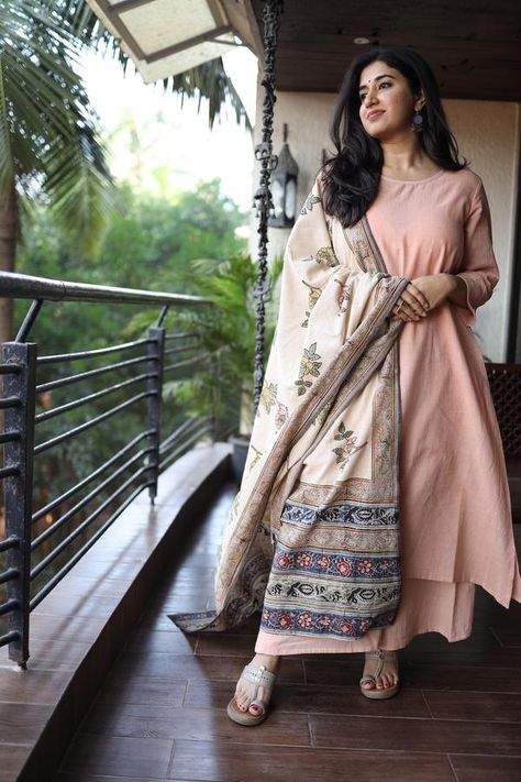 Casual Salwar Suit, Umbrella Kurti, Sabyasachi Collection, Ias Officer, Hair Overnight, Salwar Neck Designs, Churidar Designs, Simple Kurta Designs, Simple Kurti Designs