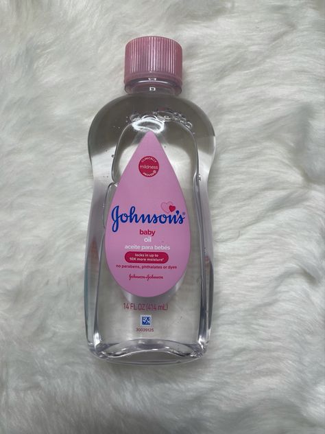 How To Use Baby Oil For Skin, Baby Oil For Hair, Johnson Baby Oil, Johnson Products, Clear Skin Face Mask, Diy Skin Care Routine, Body Hygiene, Shower Skin Care, Perfect Skin Care Routine