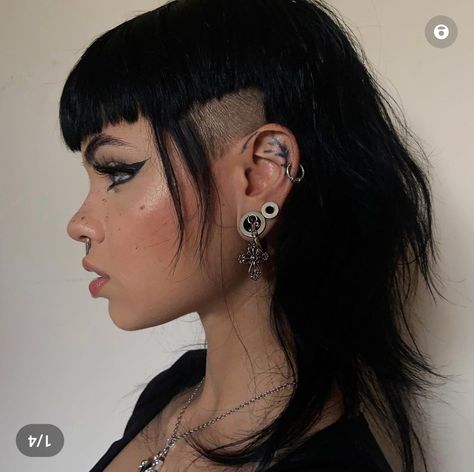 Shaggy Mullets On Women, Goth Hair Undercut, Long Mohawk With Bangs, Shaved Sides Alt Hair, Small Shaved Sides, Goth Punk Hair, Long Hair With Side Shaved, Shaved Side Hairstyles With Bangs, Womens Side Shaved Hair