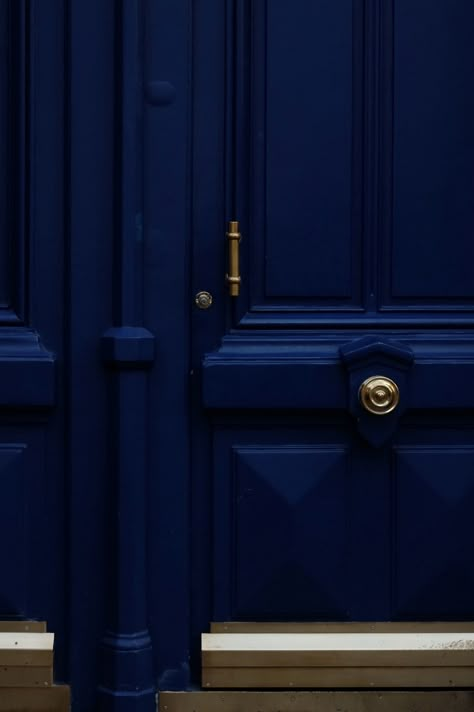 Photo Bleu, Blue Aesthetic Dark, Ravenclaw Aesthetic, Door Picture, Blue Wallpaper Iphone, Navy Wallpaper, Blue Pictures, Free For Commercial Use, Blue Door