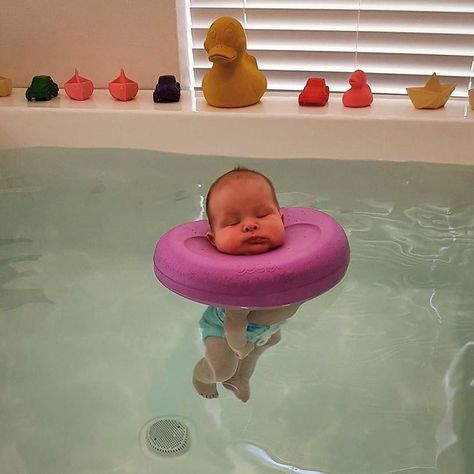 Float Spa, Baby Spa, Baby Float, Baby Kostüm, Baby Life Hacks, Baby Gadgets, Cute Funny Babies, Baby Swimming