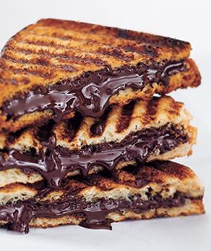 Chocolate Panini, use nutella and add powered sugar and man oh man... Real Simple Recipes, Resep Sandwich, Panini Recipes, Grilled Cheese Sandwiches, Chocolate Sandwich, Think Food, Cheese Sandwiches, Sweets Treats, Grilled Cheese