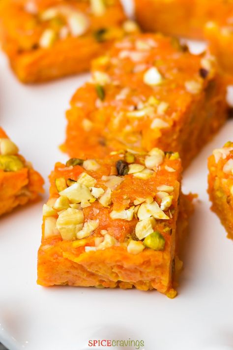 Easy Instant Pot recipe for Carrot Burfi, or Gajar ki Burfi, a fudge-like variation of the classic Indian dessert, Carrot Halwa. #indiandesserts Diwali Mithai Recipes Easy, Christmas Curry, Bangladeshi Desserts, Indian Sweets Recipes, Easy Indian Sweet Recipes, Spicy Desserts, Carrot Halwa Recipe, Halva Recipe, Carrot Desserts