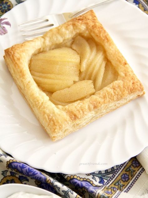 Easy Puff Pastry Pear Tart Recipe • Great Eight Friends Puff Pastry Pear, Exquisite Desserts, Pear Tart Recipe, Pear Pie Recipe, Fall Yummies, Pear Pie, Super Easy Desserts, Pear Dessert, Canned Pears