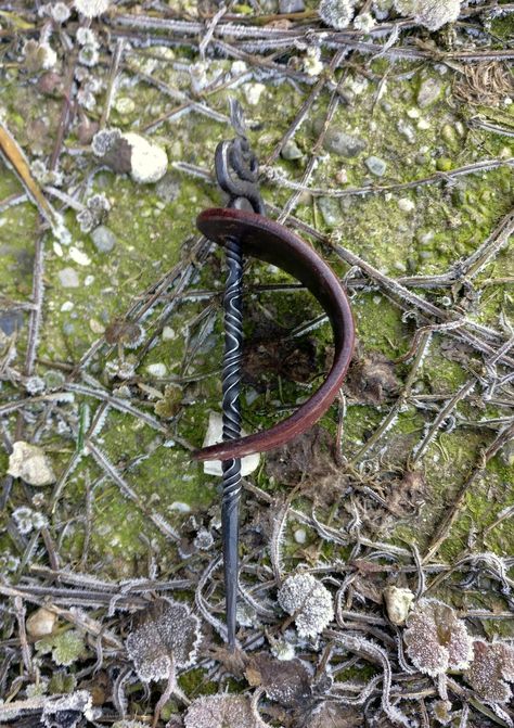 Unique hand-forged hairpin made from iron in my little forge. Handstamped and hand-dyed vegetable tanned leather Finished with beeswax and tung oil to prevent corrosion on forged piece Size: large (for very long hair) Total length pin: ≈ 18cm If you have any questions please feel free to contact me! Blacksmith Projects That Sell, Forging Projects, Hand Forged Jewelry, Medieval Garb, Blacksmith Forge, Iron Jewelry, Blacksmith Projects, Cosplay Jewelry, Leather Stamps