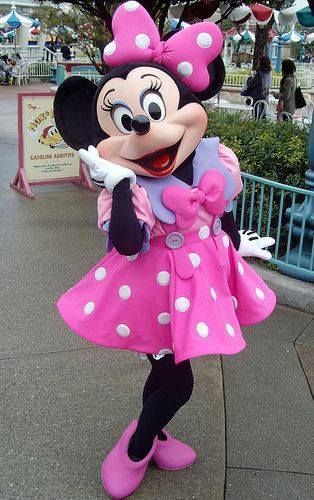 Minnie Mouse Characters Costumes, Tout Rose, Pink Umbrella, I Believe In Pink, Pink Minnie, Disney Travel, Mickey Y Minnie, Mini Mouse, Tickled Pink