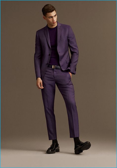 Alessio Pozzi makes a bold statement in a purple suit from Versace's fall-winter… Purple Suit, Purple Suits, Wedding Suits Groom, Party Suits, Groomsmen Suits, Purple Outfits, Purple Guy, Custom Suit, Groom Wear