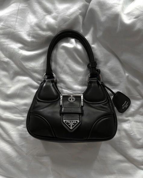 Mini Bag Aesthetic, Designer Bags Black, Expensive Bag, Prada Fashion, Aesthetic Bags, Pretty Jewelry Necklaces, Hot Bags, Fashion Influencer, Girly Bags