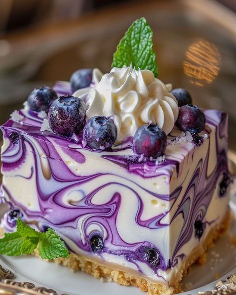 White Chocolate Blueberry Cheesecake, Chocolate Blueberry Cheesecake, Optimal Recipes, Berry Desserts, Cheese Desserts, Blueberry Cheesecake Recipe, No Bake Blueberry Cheesecake, Chocolate Blueberry, White Chocolate Cheesecake