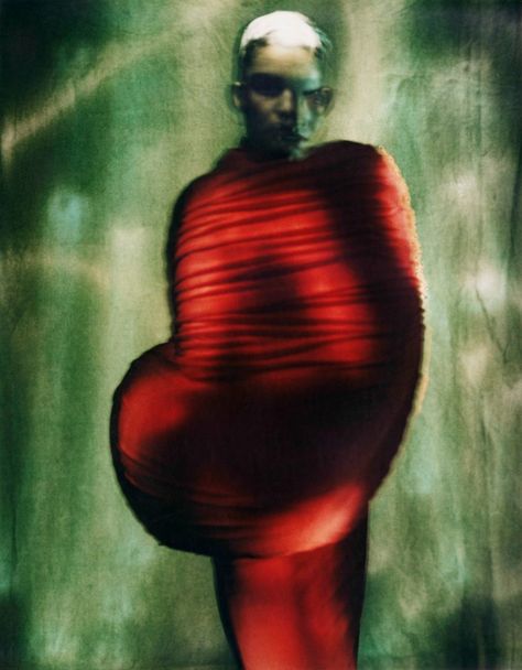 rei-kawakubo-comme-des-garcons-the-met-exhibitions-roundups_dezeen_sqa Jean Paul Goude, Sarah Moon, Color Concept, David Sims, Mario Sorrenti, Paolo Roversi, Patrick Demarchelier, Diana Vreeland, Tim Walker