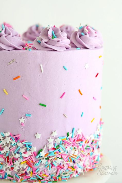 lavender purple confetti cake unicorn Sugar And Sparrow, Gökkuşaği Pasta, Cake Funfetti, Cake Recipes From Scratch, Funfetti Cake, Sprinkle Cake, Rainbow Sprinkles, Wallpaper Vintage, Unicorn Cake