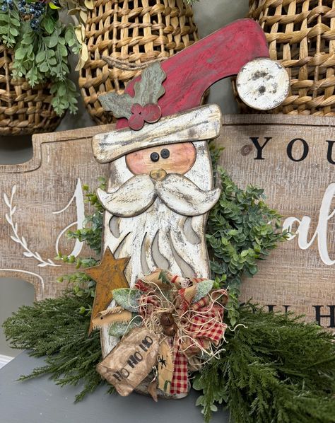 This is a leaner that is approximately 15 inches tall. This is a cute vintage looking santa Dollar Store Christmas Crafts Diy, Santa Door Hanger, Santa Door, Primitive Santa, Santa Crafts, Santa Patterns, Wooden Santa, Ornament Svg, Santa Decorations