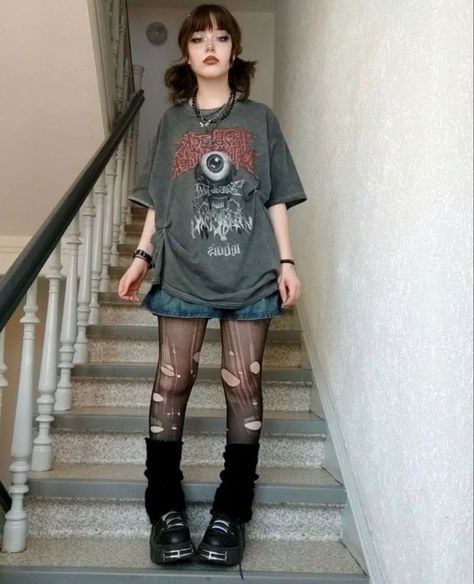 Loose Grunge Outfit, Short Sleeve Grunge Outfits, Alt Outfit Ideas Midsize, Comfortable Punk Outfits, Goth T Shirt Outfit, Midwest Emo Concert Outfit, Alt Tshirt Outfits, Alternative Punk Outfits, Midsize Punk Outfits