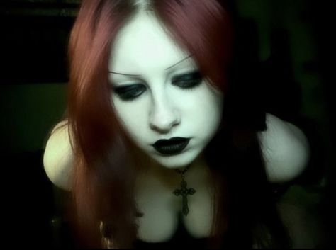 Mallgoth Makeup, Nu Metal Makeup, Dirty Makeup, Punk Makeup, Swag Makeup, Cool Makeup Looks, Goth Makeup, Dark Makeup, The Embrace