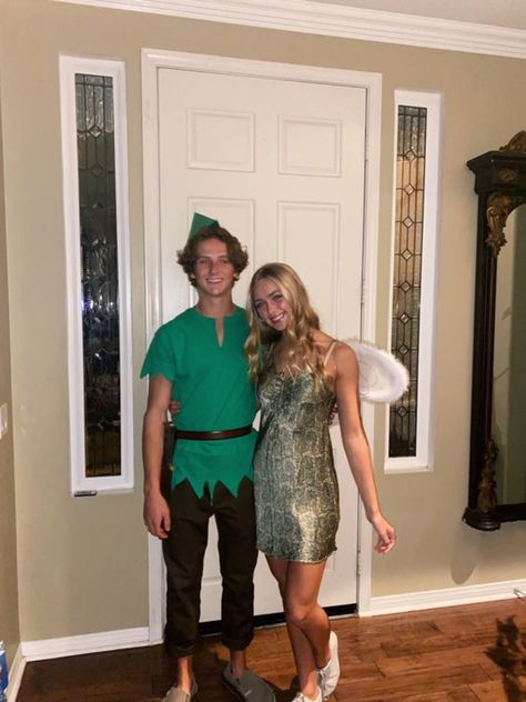 Halloween Costumes Couples Tinkerbell, Peter Pan And Tink Costume, Peter And Tinkerbell Costume, Peterpan Halloween Costumes, Peter Pan Dress Up, Peter And Wendy Costume, Womens Tinkerbell Costume, Easy Peter Pan Costume, Peter Pan Fantasia