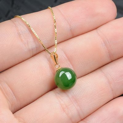 Green Jade Crystal, Heart Energy, Verde Jade, Women Choker Necklace, Neck Jewelry, Jade Crystal, Womens Chokers, Party Necklace, Neck Jewellery