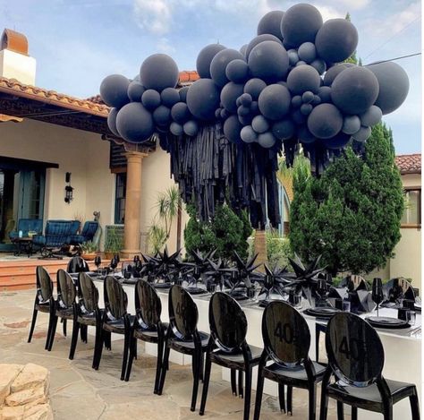 Black Balloon Garland, Black Party Decorations, Birthday Theme Decoration, Black Balloon, New Year's Party Decorations, Black Balloons, 40th Birthday Parties, Black On Black, Birthday Dinners