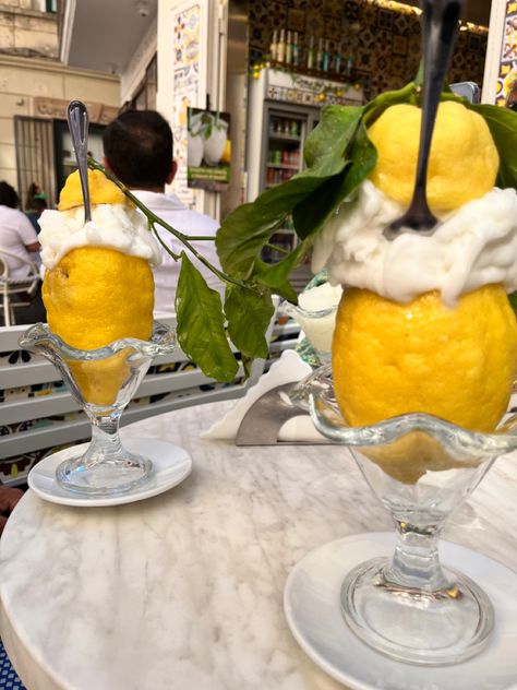 Limoncello Sorbet, Lemon Italy, Lemon Gelato, Gelato Italy, Scarves For Men, Lemon Ice Cream, Gelato Shop, Delicious Ice Cream, Lemon Sorbet