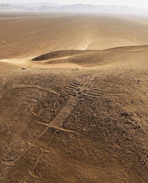 PHOTOGRAPHIZE on Instagram: “The Atacama Giant • It is a giant geoglyph on Cerro Unitas in the Atacama Desert, Chile. It is one the largest prehistoric geoglyph figures…” Atacama Desert Chile, Nazca Lines, Atacama Desert, Unexplained Phenomena, Archaeological Discoveries, Mysterious Places, Ancient Origins, Crop Circles, Spiritual Art