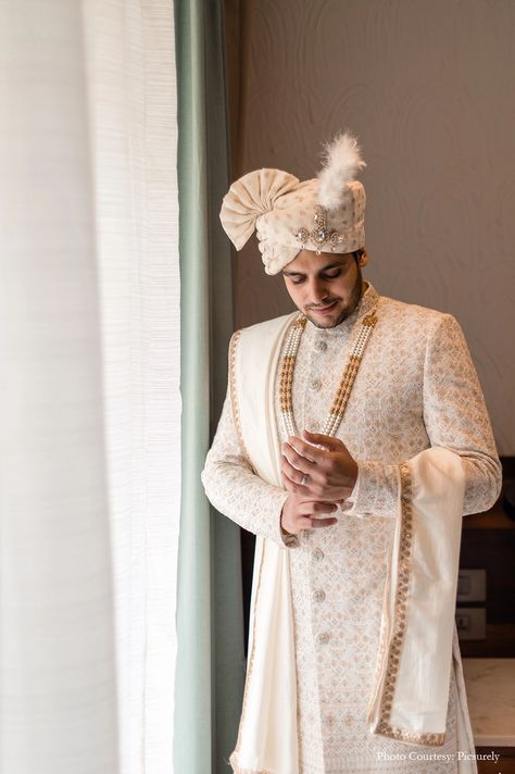 Men Wedding Sherwani Indian Groom Outfit, Indian Grooms Outfits, Indian Groom Ivory Sherwani, Indian Groom Jewellery Sherwani, Indian Groom Safa, Groom Shaadi Outfit, Sherwani White Groom, Wedding Dress Groom Indian, Groom Indian Wedding Outfits Sherwani White