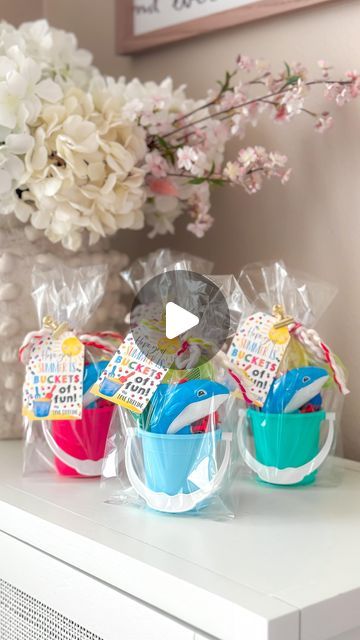 Kristen Sellentin on Instagram: "Comment “links” to receive the links to everything I used to make these Buckets of Fun Gifts via DM.

#endofyeargifts #giftsforkids #partyfavors #summergifts #summer2024 #summerparty #minigifts #giftideas #classmates" Party Favours, Class Mates, Summer Gifts, Fun Gifts, May 22, Buckets, Summer Party, Cool Gifts, Gifts For Kids