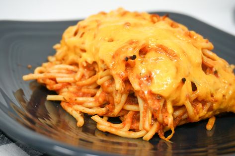 Leftover Spaghetti Bake - Grace Like Rain Blog Leftover Spaghetti Bake, Leftover Spaghetti Ideas, Spaghetti Bake Recipe, Stovetop Appetizers, Meat Ideas, Spaghetti Bake, Leftover Spaghetti, Baked Spaghetti Recipe, Spaghetti Meat Sauce