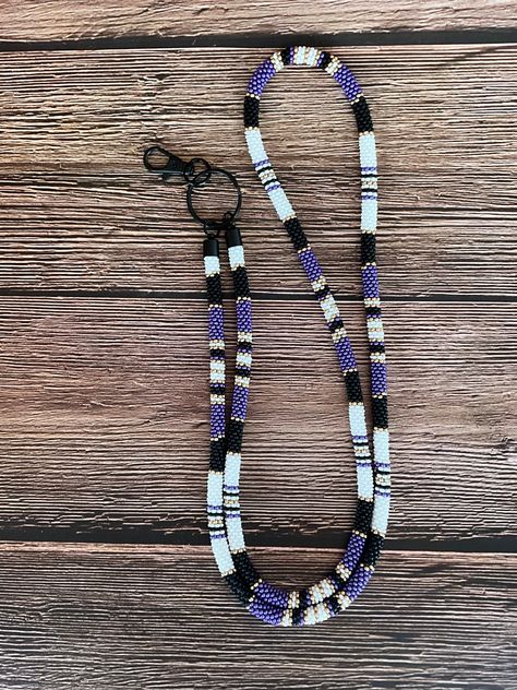 Beaded Lanyard Pattern, Lanyard Beading Patterns, Purple Beaded Lanyard, Beaded Lanyard Patterns, Beaded Keychains Patterns, Lanyard Ideas, Crochet Lanyard, Native Earrings, Beaded Items