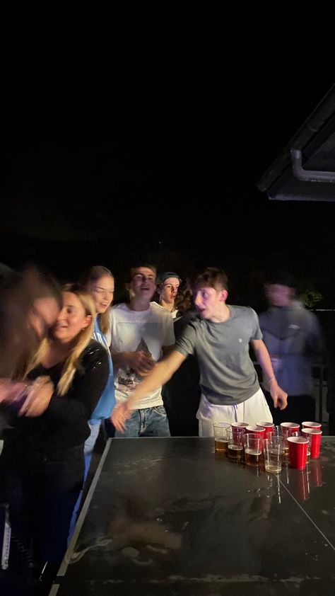 House Party Pics, Summer House Party, Frat Boy Aesthetic, Highschool Dream, House Party Aesthetic, Partying With Friends, Snapchat Best Friends, Uk Party, Uk Parties