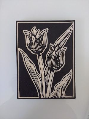 Tulip Lino Print, Tulip Linocut, Linocut Art Simple, Wood Printmaking, Printmaking Designs, Linoprint Ideas, Lino Cut Art, Flower Linocut, Linocut Tutorial