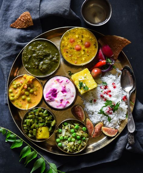 Indian Food Photography, Decorations Lights, Indian Dinner, Diwali Food, Food Photography Tips, Food Sweet, India Food, Jai Shree Krishna, Indian Snack Recipes