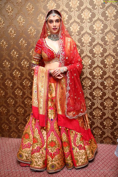 Aditi Rao Hydari at Shaadi by Marriott at Hyderabad Mariott Hotel HD Gallery, Images Red Anarkali, Aditi Rao Hydari, Medieval Era, Aditi Rao, Makeup Images, Indian Bride Outfits, Indian Designer Suits, Bridal Lehenga Red, Indian Bridal Fashion