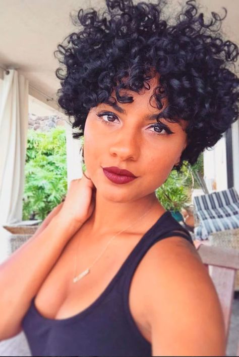 Sassy Short Curly Hairstyles for Women ★ See more: http://lovehairstyles.com/sassy-short-curly-hairstyles-women/ Short Curly Hairstyles For Women, Natural African American Hairstyles, Makeup Tip, American Hairstyles, Short Curly Haircuts, Penteado Cabelo Curto, Curly Bob Hairstyles, Black Hairstyles, Short Natural Hair Styles