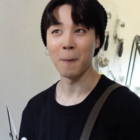 Jimin Funny Pictures, Jimin Meme Face, Jimin Funny Pics, Jimin Sassy, Jimin Meme, Jimin Pfp, Jinhit Entertainment, Jimin Funny Face, Jimin Icons