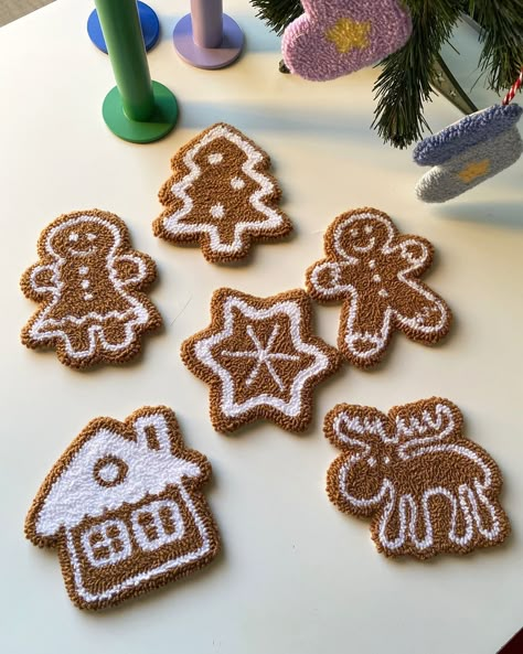 Instagram Holiday Punch Needle, Punch Needle Gifts, Punch Needle Ornaments, Punch Needle Christmas Ornaments, Cookie Coasters, Gingerbread Cookie Designs, Punch Needle Christmas, Christmas Punch Needle, Punching Needle