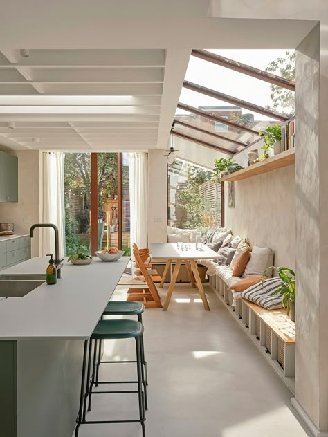 Interior Design Scandinavian, Sunroom Decorating, Interior Design Per La Casa, Village Photography, Patio Inspiration, Beautiful Patios, Scandinavian Interior Design, House Extension, Glass Roof