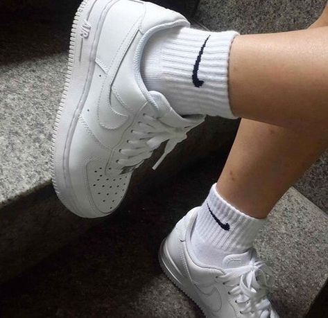 Tenis Air Force, Shoes And Socks, Sneakers And Socks, Nike Socks, Nike Id, Shoe Inspo, Jordan 11, Dream Shoes, Nike Running