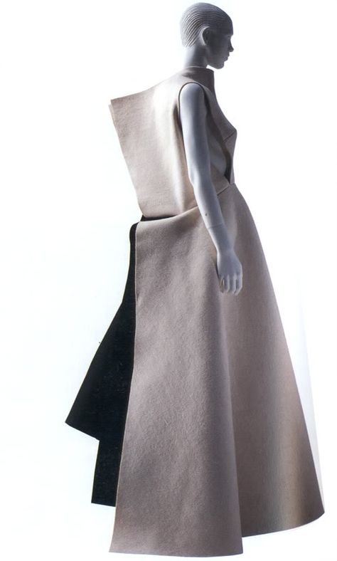 Yohji Yamomoto F/W 1996   Black and white felt, black knit under skirt Yoji Yamamoto, Fashion Architecture, Japanese Fashion Designers, Sculptural Fashion, Dark Queen, American House, Rei Kawakubo, 2022 Ss, Costume Institute