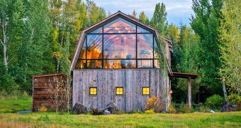 The Barn is a renovated hayloft that retains the original structure's unique character. Innovation Architecture, Hay Barn, Barn Living, Converted Barn, Dream Barn, Barn Homes, Barn Conversion, Hus Inspiration, Modern Barn