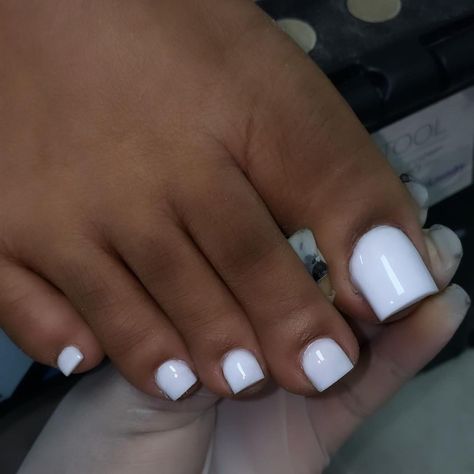 All White Pedicure, Nails For College Graduation, Toes Nails White Color, White Toes Pedicure Black Women, White Nails Toes Toenails, White Acrylic Toes Ideas, White Acrylic Toes With Rhinestones, Toe Ideas Pedicures, White Toes Acrylic Nails