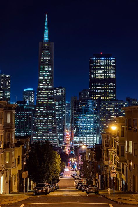 San Francisco Chicago Night, Sony A7s, San Francisco At Night, San Francisco Tours, Transamerica Pyramid, Usa San Francisco, Story Backgrounds, Chicago At Night, Sony A7