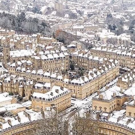 History Photos on Instagram: "The Circus, a ring of 18th century large Georgian townhouses in the historic city of Bath, Somerset, England. …….…………………..……………………….. The Greatest Leap: a great read, and available in print from my website: see link below 📘📜 Follow @hatcherhistory for great history posts ...........................................………... Credit: wonders of the past ………………………………………………….. #retro #Egyptian #nostalgia #civilization #asianhistory #Tudors #Mummy #Archaeology #history #1900s #pastlives #royalfamily #Thisisegypt #Coin #archaeology" British Winter, Visit Bath, City Of Bath, England Winter, British Lifestyle, Bath Somerset, Georgian Townhouse, Bath Uk, Somerset England