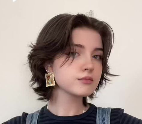 Short Hair Big Face, Short Hair For Big Face, Non Binary Haircuts, Hair Dressing, Short Grunge Hair, Chop Chop, Really Short Hair, Hair Inspiration Short, Shot Hair Styles