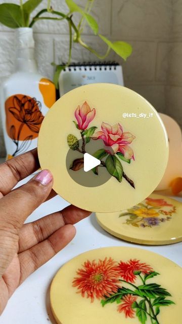 Mdf Coasters Diy, Resin On Acrylic Painting, Resin Over Decoupage, Resin On Mdf Board, Mdf Resin Art, Mdf Coasters Painting, Mdf Painting Ideas, Painting Coasters Ideas, Painted Coasters Diy