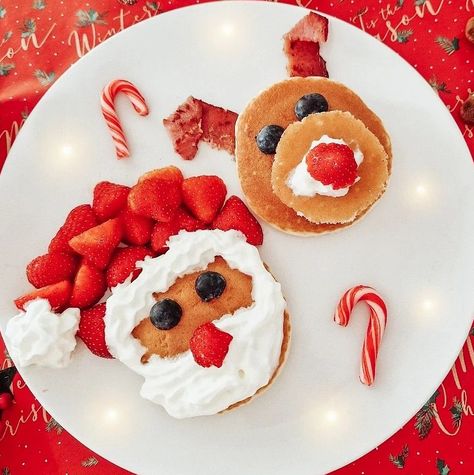 Breakfast From The North Pole, Christmas Themed Toddler Food, Toddler Christmas Breakfast Ideas, Northpole Breakfast Ideas, Elf North Pole Breakfast, Santa Breakfast Ideas For Kids, Cute Christmas Breakfast Ideas, Christmas Theme Breakfast, Christmas Breakfast Brunch Ideas