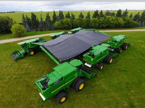 John Deere Wedding, Tractor Wedding, Country Wedding Pictures, Outdoor Country Wedding, Deer Wedding, Young Farmers, Country Theme Wedding, Country Theme, John Deere Tractors